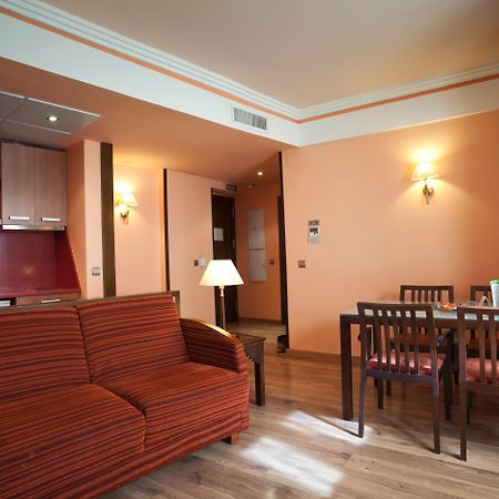 גרנדה Suites Gran Via 44 מראה חיצוני תמונה