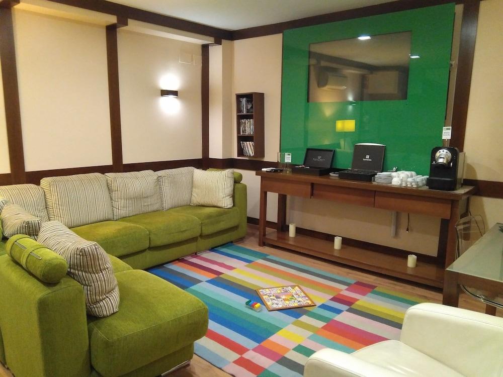 גרנדה Suites Gran Via 44 מראה חיצוני תמונה