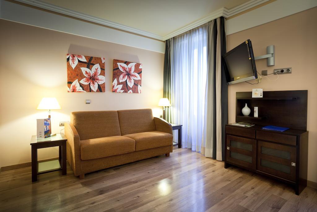 גרנדה Suites Gran Via 44 מראה חיצוני תמונה