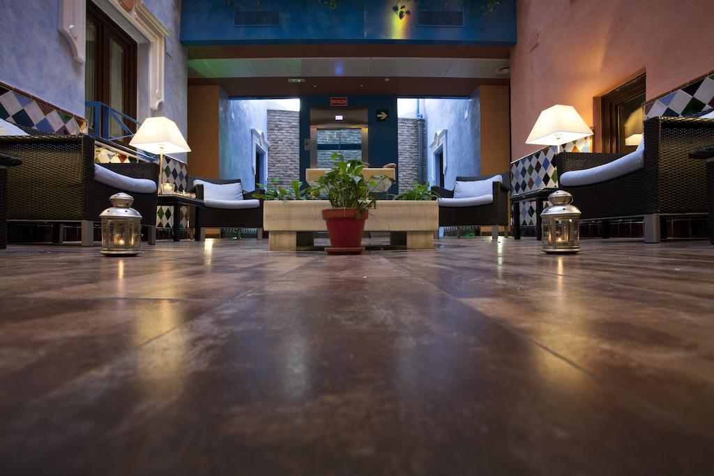 גרנדה Suites Gran Via 44 מראה חיצוני תמונה